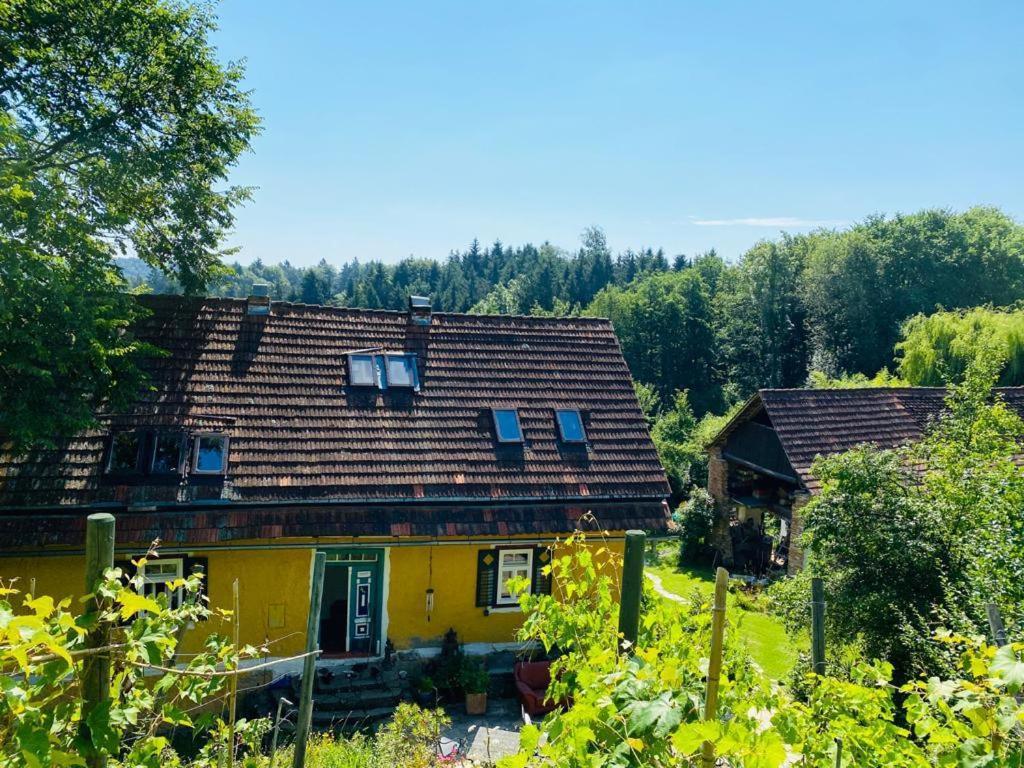 Landhaus Hideaway Ruheoase Pool Apartment Pirching am Traubenberg ภายนอก รูปภาพ