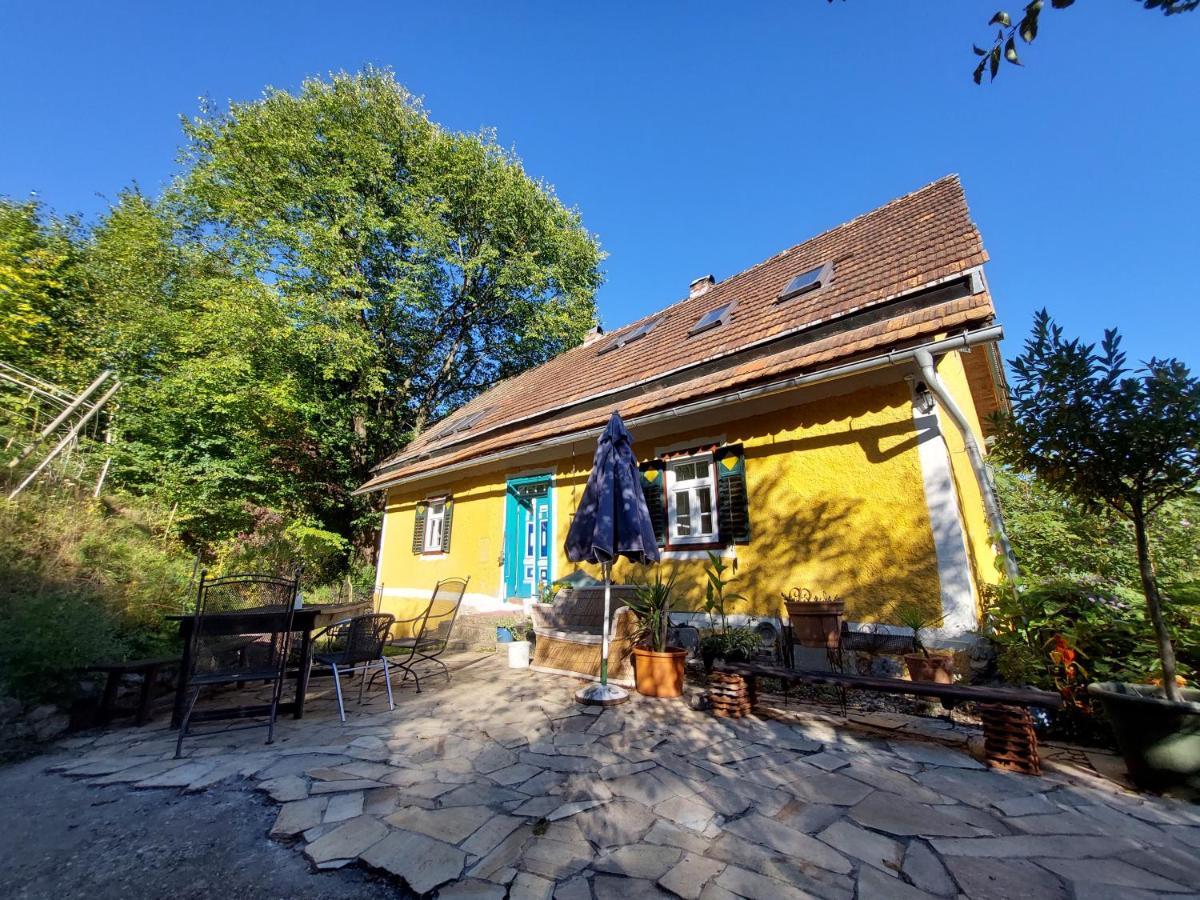 Landhaus Hideaway Ruheoase Pool Apartment Pirching am Traubenberg ภายนอก รูปภาพ